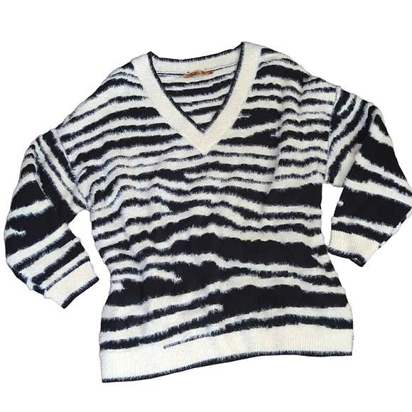 Belldini Zebra Print Eyelash Sweater V Neck Cozy Winter White Black 3XL - Picture 2 of 12
